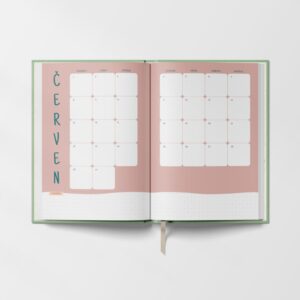 Měsíční plán na červen s prázdnými políčky pro zápis aktivit a událostí.